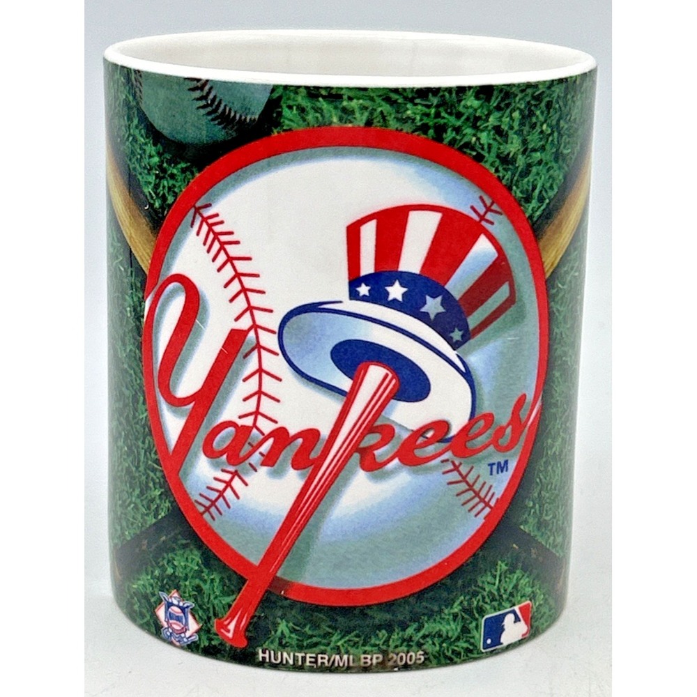 Vintage 2005 NY Yankees Wrap Around Coffee Mug Official MLB Merchandise Y2K